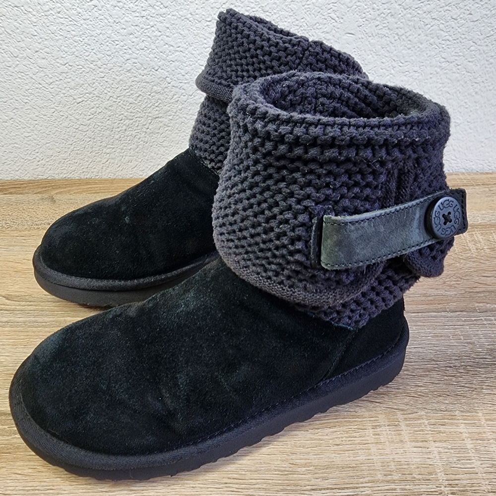 UGG AUSTRALIA Shaina Sweater Cuff Black Knit and Button Boots 7